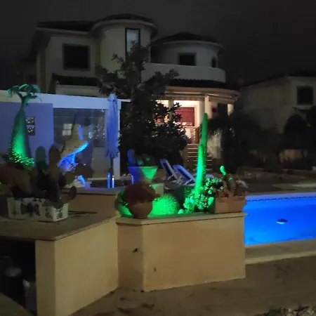Villa Fantastica Familiar En La Marina